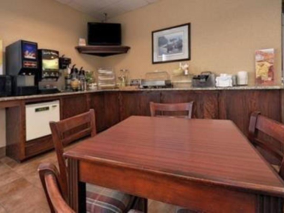 Econo Lodge Inn & Suites Wisconsin Dells Zewnętrze zdjęcie