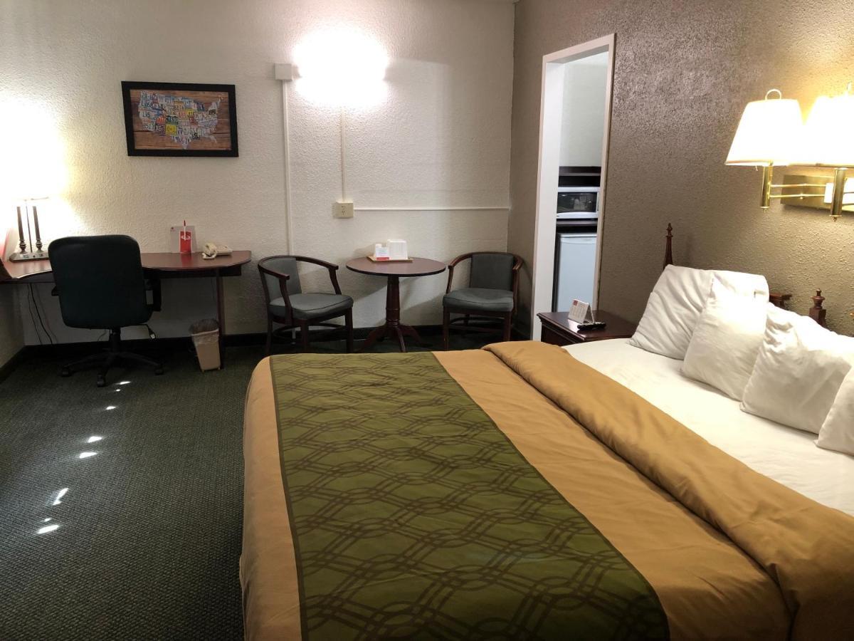 Econo Lodge Inn & Suites Wisconsin Dells Zewnętrze zdjęcie